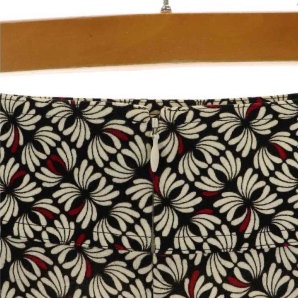 BURBERRY LONDON Flare Skirt Knee Length All Over Pattern 36 Black White small - Picture 3 of 14
